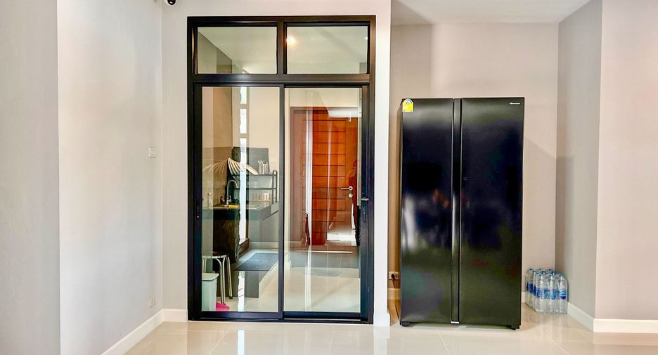 For sale 3 bedrooms house in Sai Mai, Bangkok