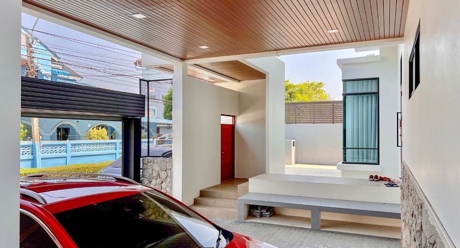 For sale 3 bedrooms house in Sai Mai, Bangkok