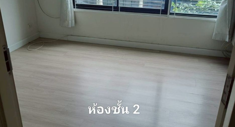 For sale 3 bedrooms townhouse in Prawet, Bangkok