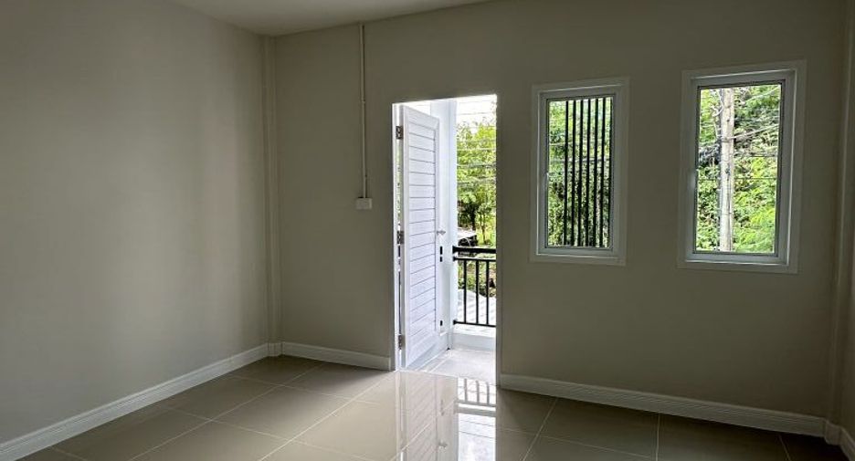 Reihenhaus zum Kauf mit 2 Zimmer in Mueang Nonthaburi, Nonthaburi