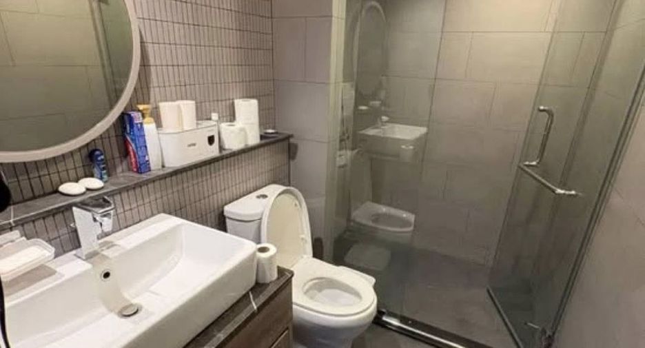 For rent 2 bedrooms condo in Pathum Wan, Bangkok