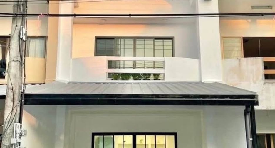 For rent 2 bedrooms townhouse in Mueang Chiang Mai, Chiang Mai
