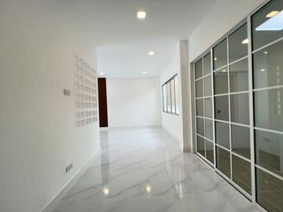 Продажа 2 спальни таунхаус в Mueang Samut Prakan, Самутпракан