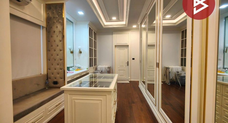 Casa en venta de 5 habitaciones en Pak Kret, Nonthaburi