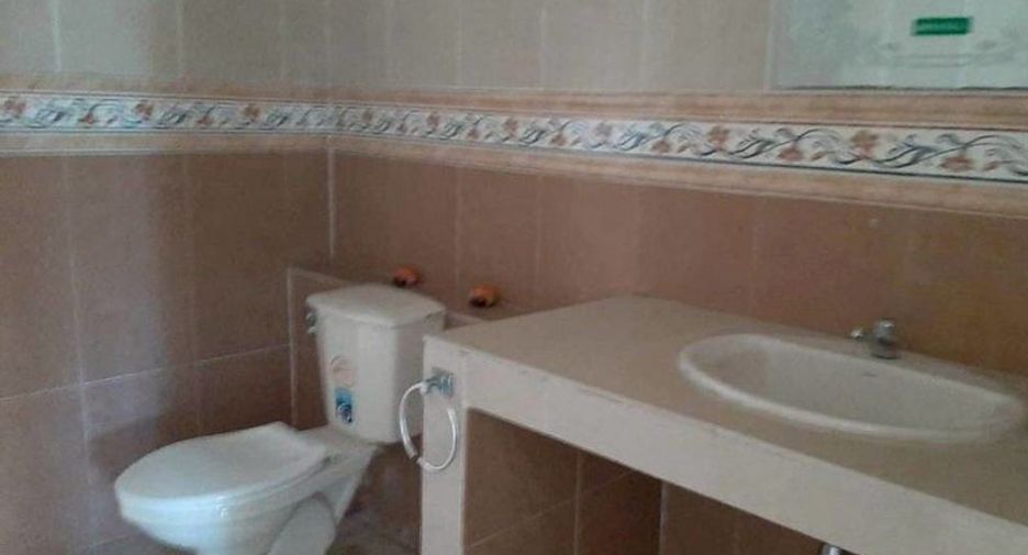 For rent 5 bedrooms house in Mueang Chiang Mai, Chiang Mai