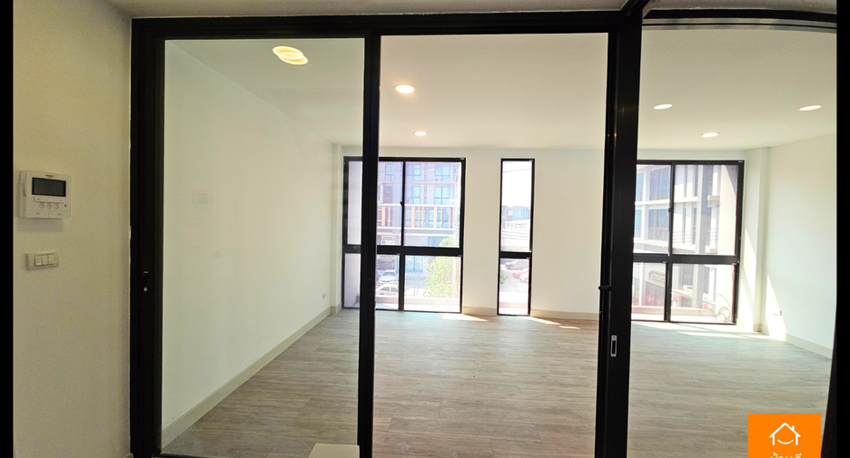 Casa adosada en venta de 1 habitaciones en Bueng Kum, Bangkok