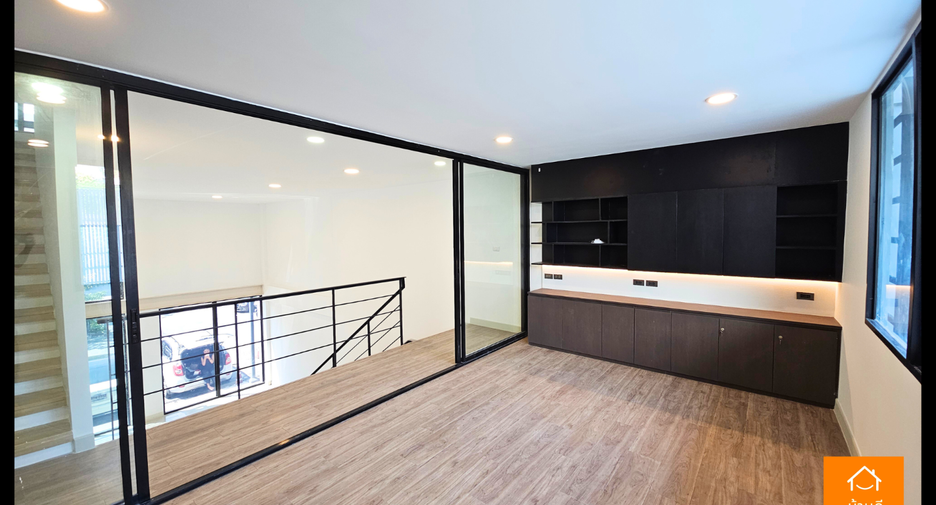 Casa adosada en venta de 1 habitaciones en Bueng Kum, Bangkok