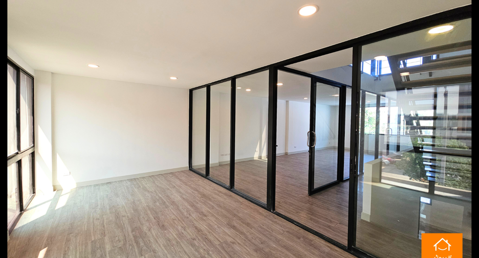 Casa adosada en venta de 1 habitaciones en Bueng Kum, Bangkok