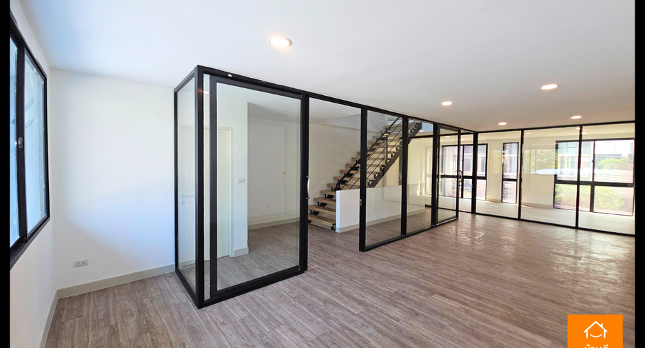 Casa adosada en venta de 1 habitaciones en Bueng Kum, Bangkok