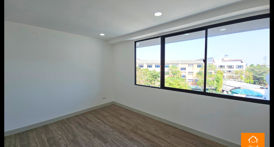 Casa adosada en venta de 1 habitaciones en Bueng Kum, Bangkok