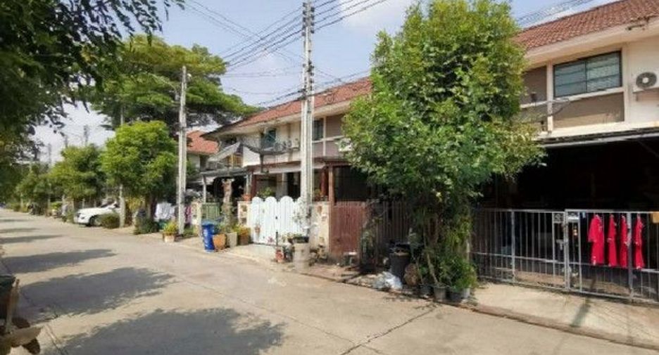 À vendre 1 chambre maison de ville à Tha Takiap, Chachoengsao