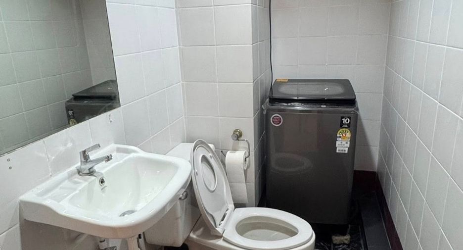 For rent 2 bedrooms condo in Bang Kapi, Bangkok