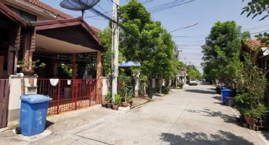 For sale 1 bed townhouse in Tha Takiap, Chachoengsao