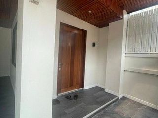 Casa adosada en alquiler de 3 habitaciones en Wang Thonglang, Bangkok