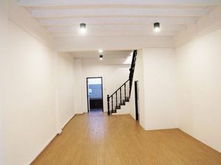 Casa adosada en alquiler de 3 habitaciones en Bang Kapi, Bangkok