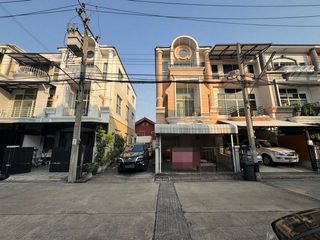 Casa en alquiler de 3 habitaciones en Bang Khen, Bangkok