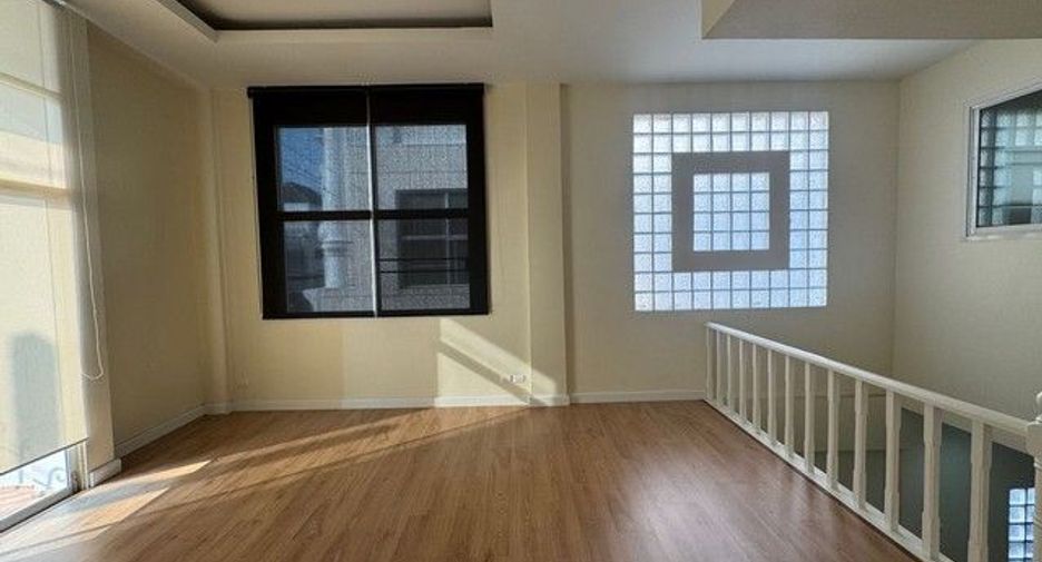 Haus zur Miete mit 3 Zimmer in Bang Khen, Bangkok
