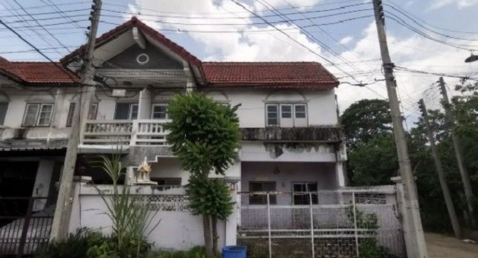 Casa adosada en venta de 3 habitaciones en Si Sawat, Kanchanaburi