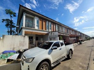 For sale 1 bed townhouse in Lat Krabang, Bangkok