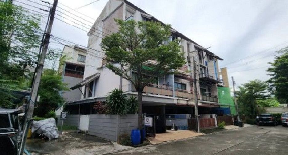 For sale 1 bed townhouse in Huai Khwang, Bangkok