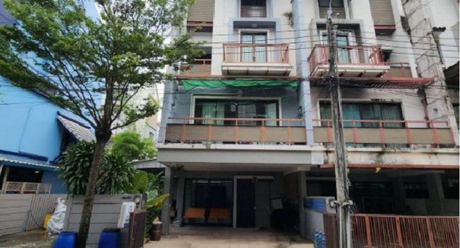 For sale 1 bed townhouse in Huai Khwang, Bangkok