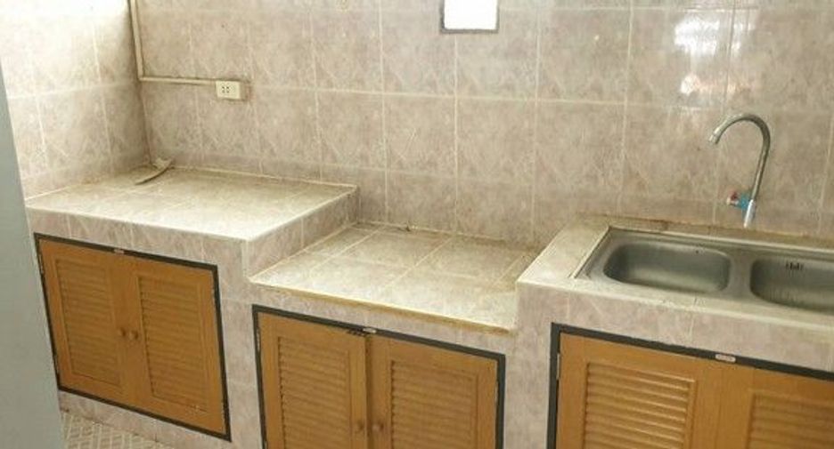 For rent 2 bedrooms townhouse in Prawet, Bangkok