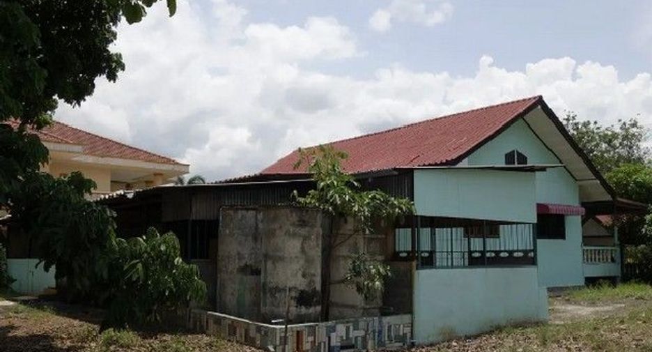 For sale 3 bedrooms house in Mueang Uttaradit, Uttaradit