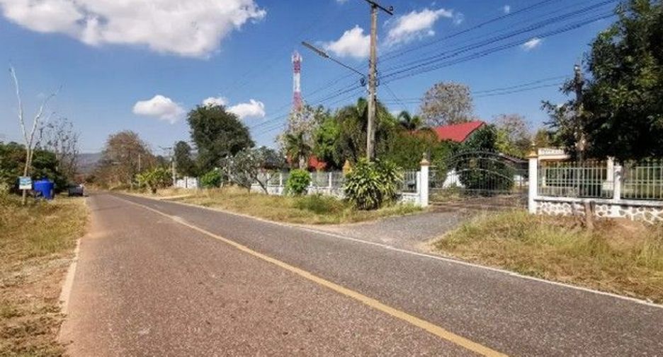For sale 3 bedrooms house in Mueang Uttaradit, Uttaradit