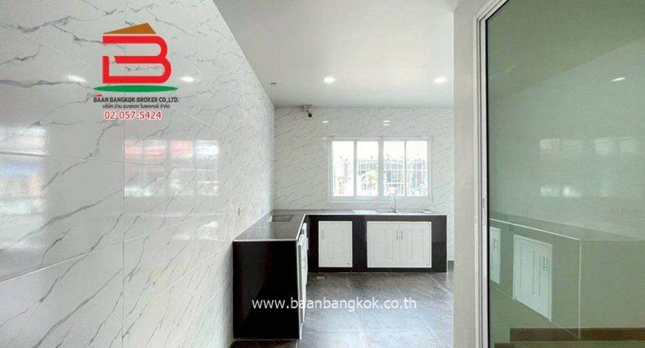 For sale 2 bedrooms townhouse in Lam Luk Ka, Pathum Thani