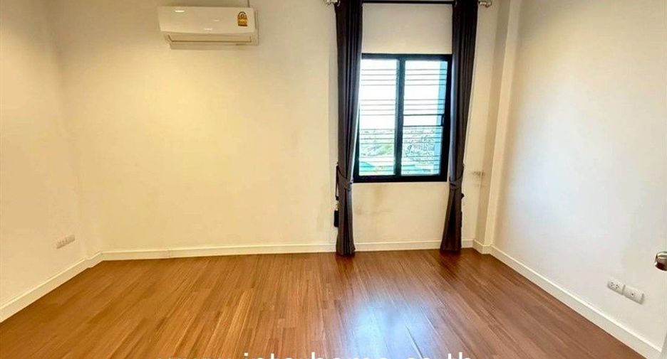 For sale 6 bedrooms retail Space in Bang Khen, Bangkok