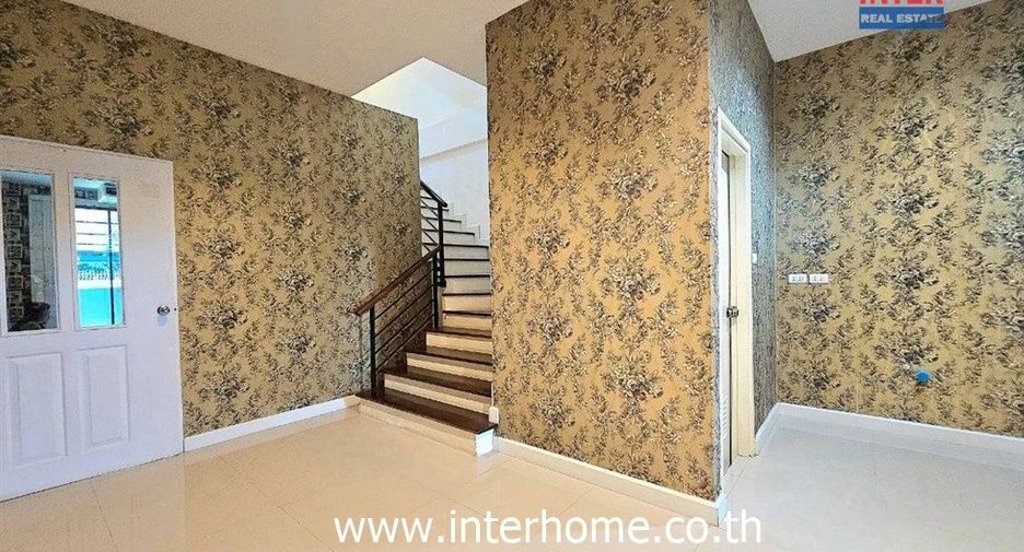 For sale 6 bedrooms retail Space in Bang Khen, Bangkok