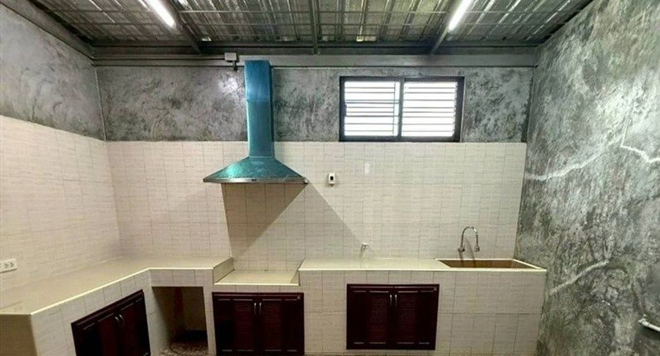 For sale 6 bedrooms retail Space in Bang Khen, Bangkok
