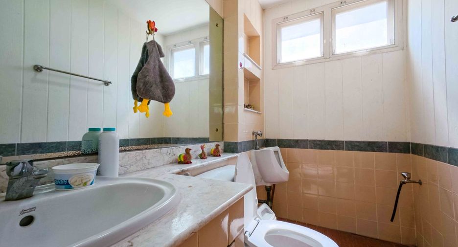 For sale 3 bedrooms house in Mueang Pathum Thani, Pathum Thani