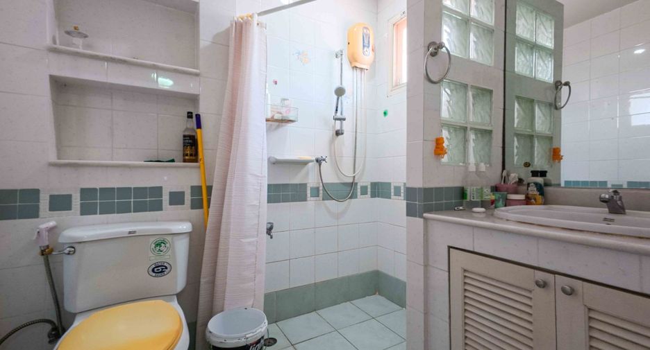 For sale 3 bedrooms house in Mueang Pathum Thani, Pathum Thani