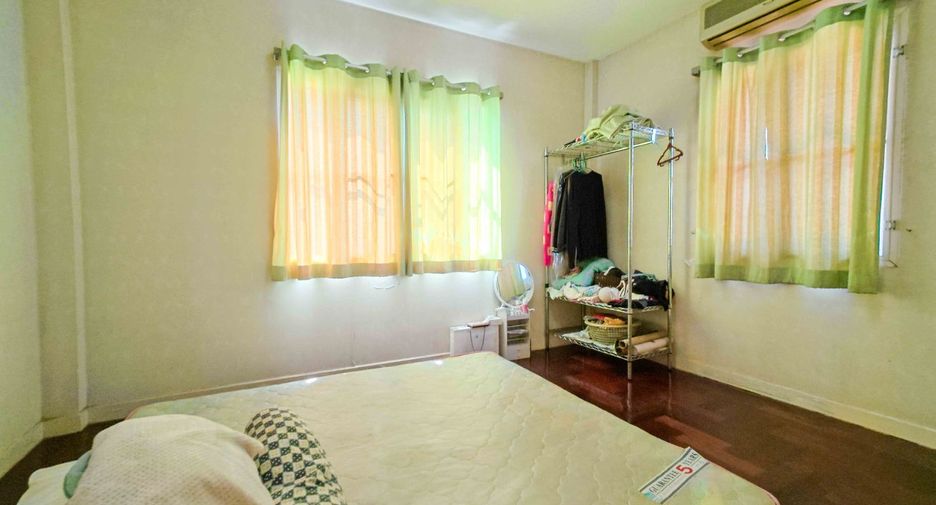 For sale 3 bedrooms house in Mueang Pathum Thani, Pathum Thani