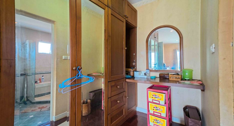 For sale 3 bedrooms house in Mueang Pathum Thani, Pathum Thani