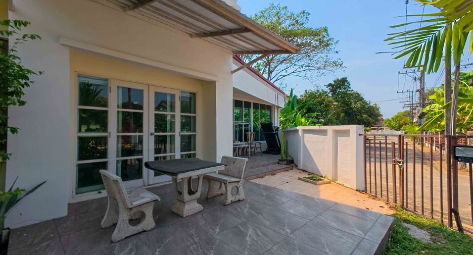 For sale 3 bedrooms house in Mueang Pathum Thani, Pathum Thani