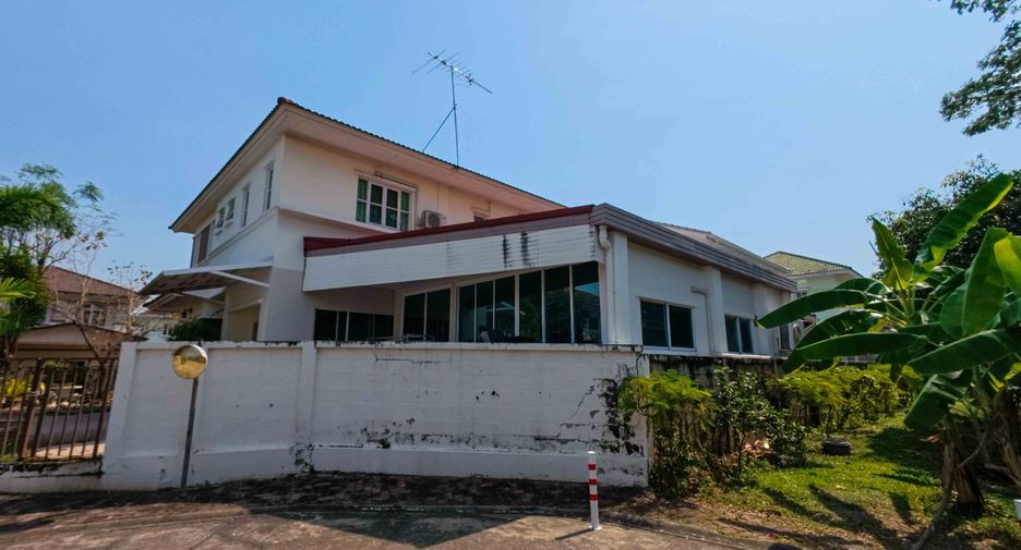 For sale 3 bedrooms house in Mueang Pathum Thani, Pathum Thani