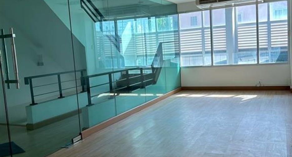 Продажа 3 спальни таунхаус в Банг Бон, Бангкок