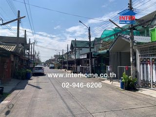 出售 2 卧室 联排别墅 在 Khlong Sam Wa, 曼谷