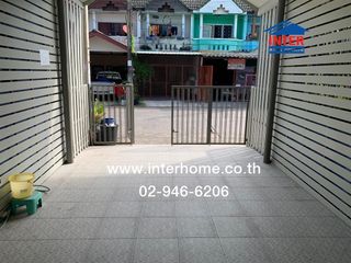 出售 2 卧室 联排别墅 在 Khlong Sam Wa, 曼谷