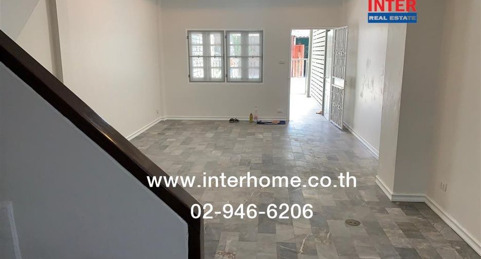 For sale 2 ベッドルーム townhouse in Khlong Sam Wa, Bangkok