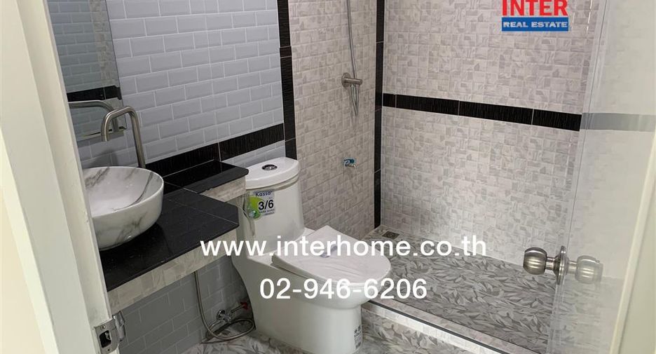 For sale 2 ベッドルーム townhouse in Khlong Sam Wa, Bangkok