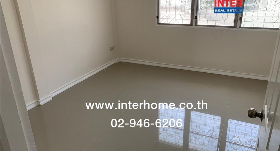 For sale 2 ベッドルーム townhouse in Khlong Sam Wa, Bangkok