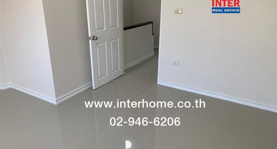 For sale 2 ベッドルーム townhouse in Khlong Sam Wa, Bangkok