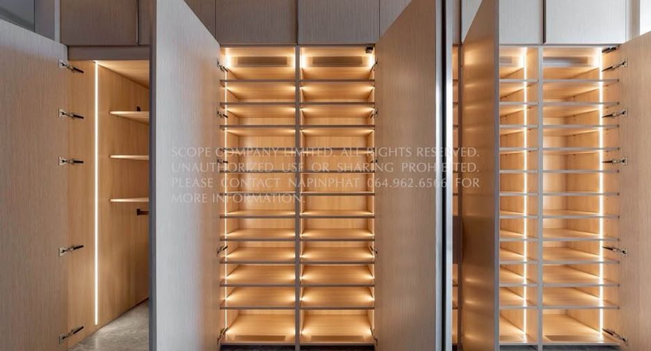 For rent 2 bedrooms condo in Khlong Toei, Bangkok