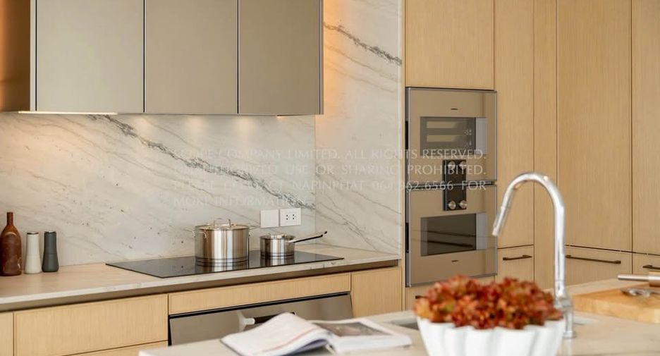For rent 2 bedrooms condo in Khlong Toei, Bangkok