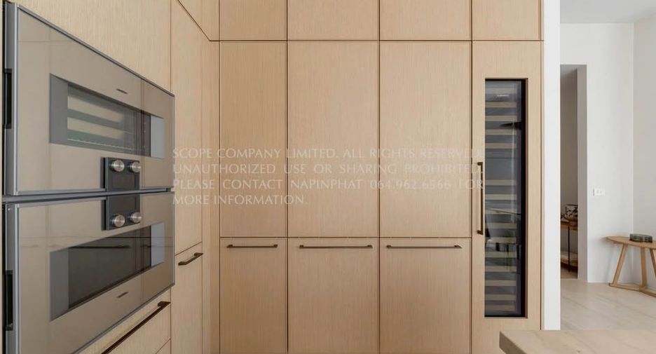 For rent 2 bedrooms condo in Khlong Toei, Bangkok