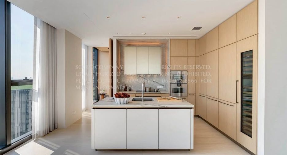 For rent 2 bedrooms condo in Khlong Toei, Bangkok