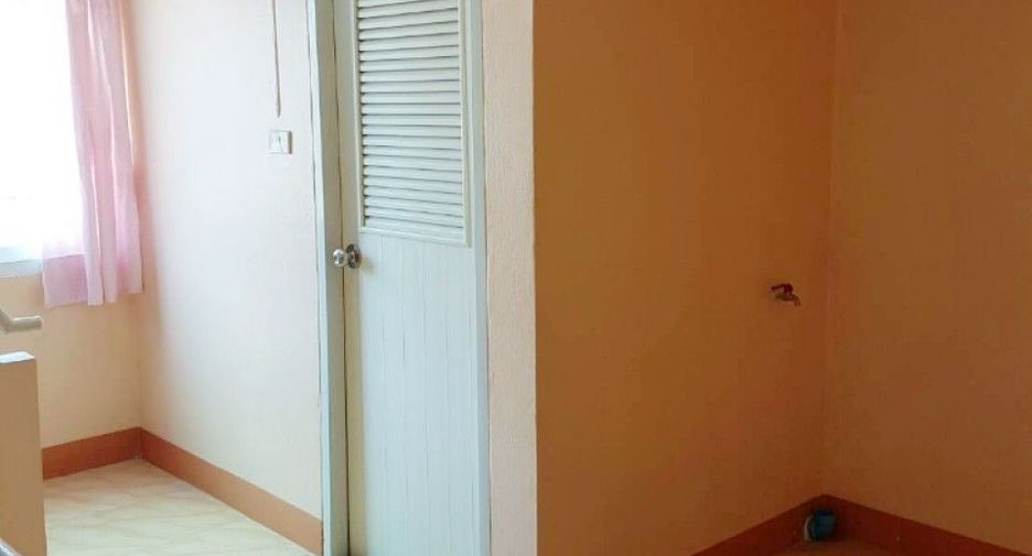 For sale 3 bedrooms retail Space in Bang Khun Thian, Bangkok
